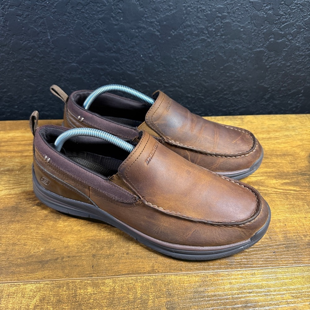 Skechers Classic Fit 65197 Brown Leather Slip On Loafers Mens Size 9